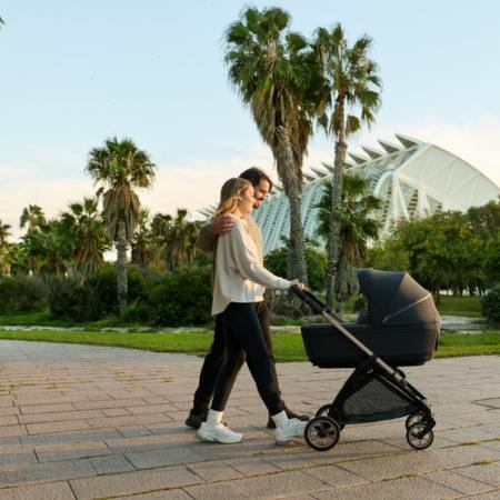 nuevo Inglesina Electa 26 duo con capazo en uso en entorno urbano